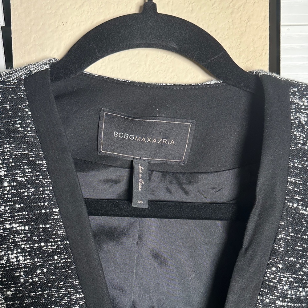BCBGMaxAzria Black and Textured Gray Suit Jacket - Picture 4 of 10